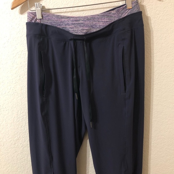 Lululemon Runderful Pant in Grape & Space Dye - Size 6 - Picture 2 of 11